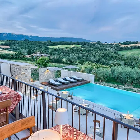 Colli Martani 农家乐 *